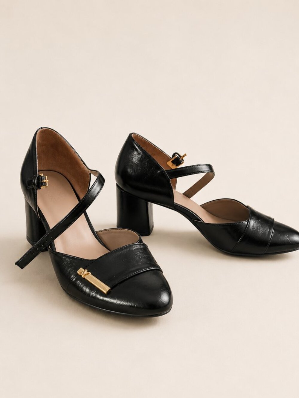 Naturalizer Lavish Black Mary Jane Block Heel Pumps Gold Detail Wide Width 9.5W